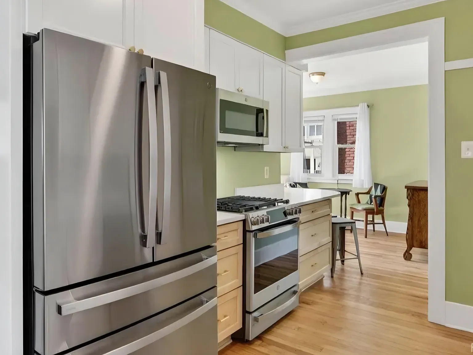 2 bed, 1270 sqft, $2,200 — Photo 1