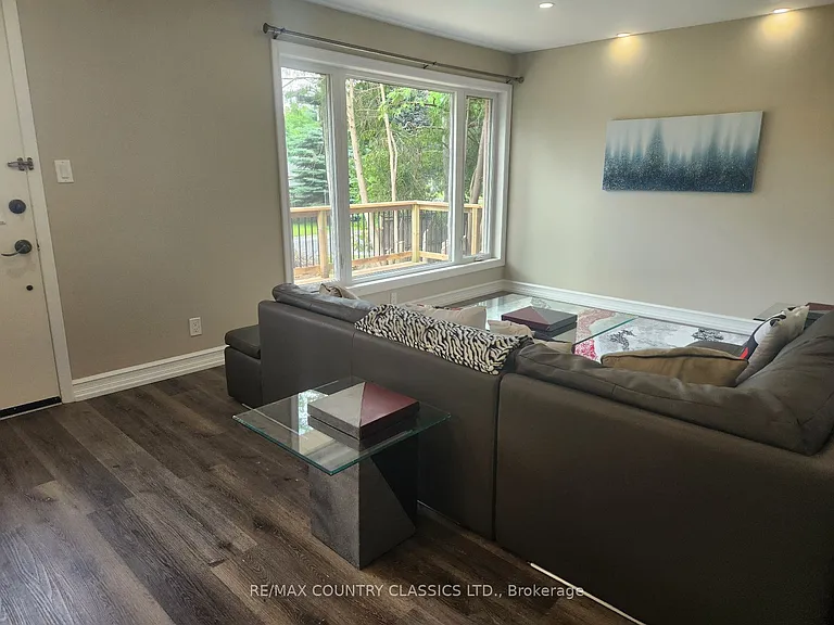 7 Beechwood Dr #UPPER — Photo 4