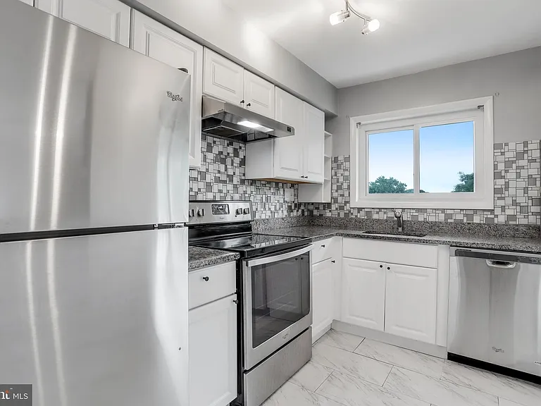 3240 S 28th St #303 — Photo 4