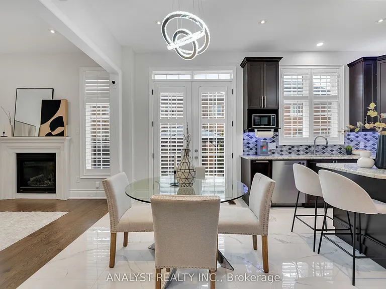61 Ross Vennare Cres — Photo 15