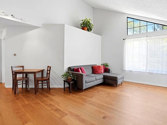 4th image of 4837 White Rock Cir APT H