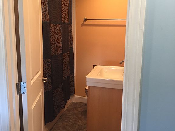 2nd image of 1640 Potts Ln