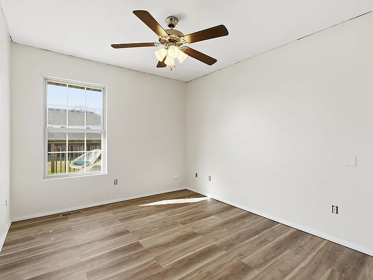 1127 Northwood Ave — Photo 13
