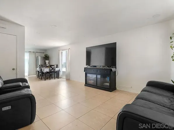 8166 Paradise Valley Ct, Spring Valley, CA 91977