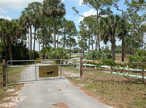 2nd image of 8475 SW Kanner Hwy