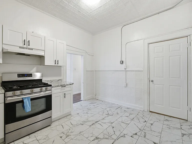302 Belmont Ave #2 — Photo 7