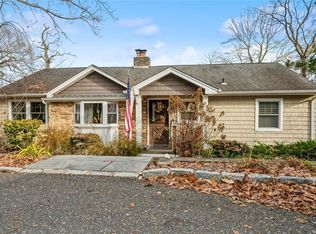 26 Crossman Rd, Centerport, NY 11721