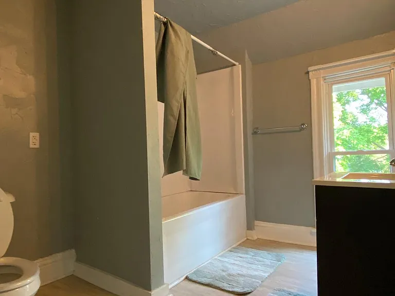 539 Crooks St — Photo 15