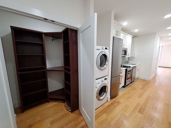 3rd image of 301 W 121st St #C55