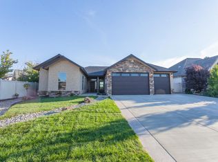 2113 Cadjew St, Redding, CA 96003