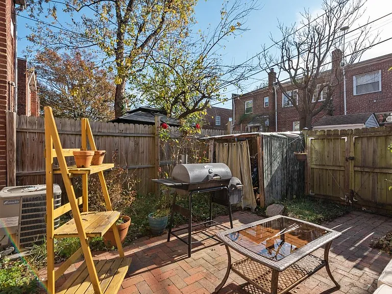 132 Dale St — Photo 22