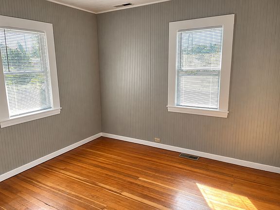 5th image of 115 Pierson St