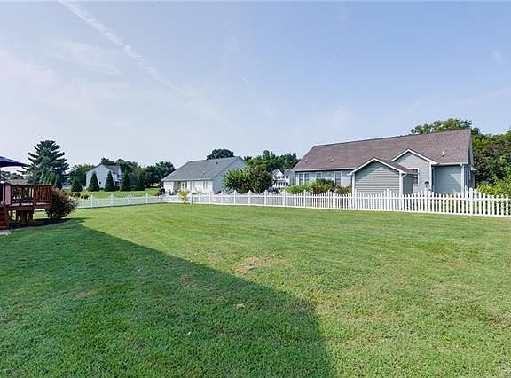 5th image of 244 Meadow Ln