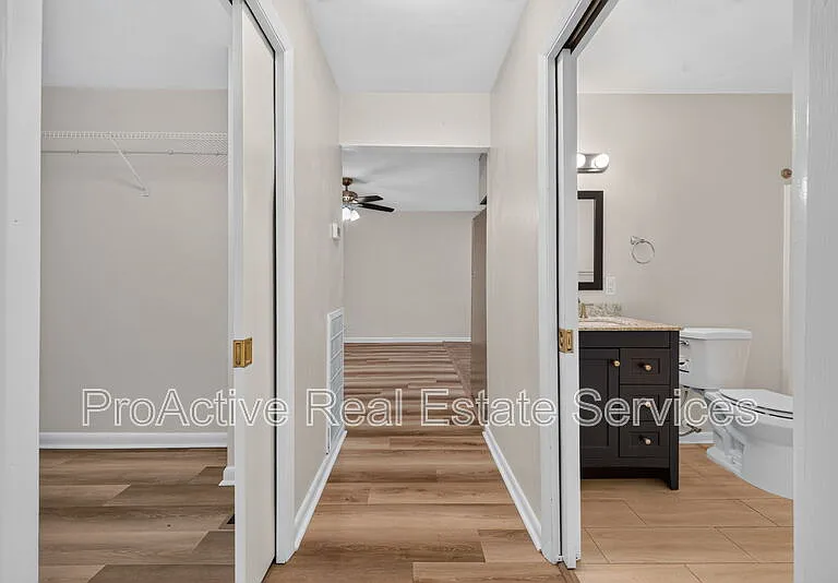 100 Hodges Manor Rd — Photo 2