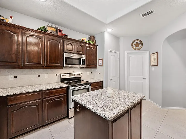 13037 Palancar Dr — Photo 16