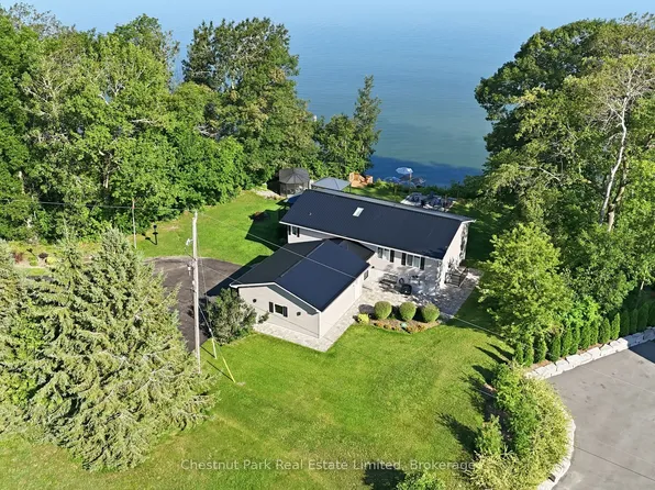 4 Trumble Ln SE, Prince Edward County, ON K0K 2T0