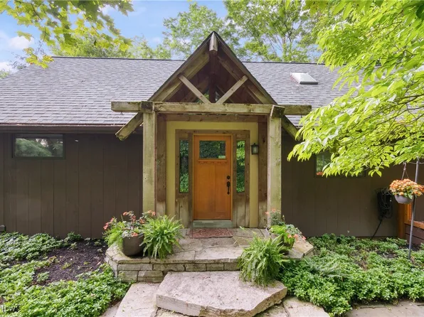 760 E Nimisila Rd, Akron, OH 44319