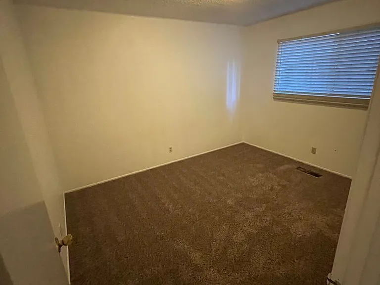 14107 Norwich Cir — Photo 14