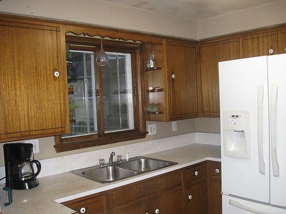 2nd image of 1560 Foeller Dr
