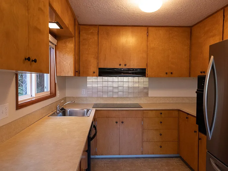 9054 SW 38th Ave — Photo 5