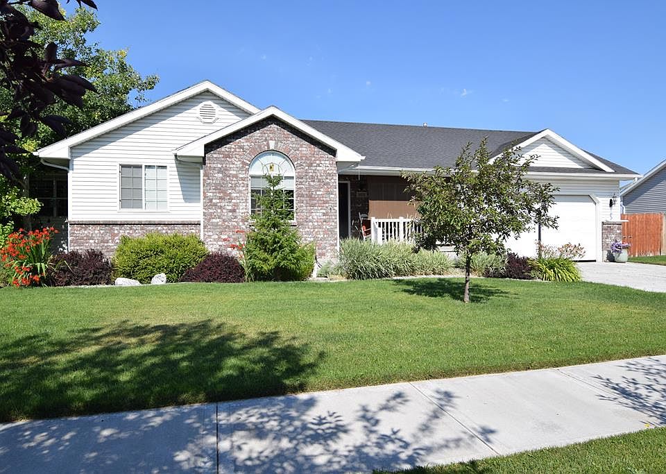 1st image of 3031 N Highpoint Dr
