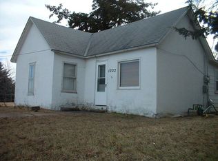 1222 Crawford St, Clay Center, KS 67432