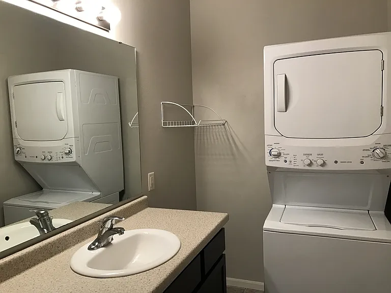 Crystal Creek Apartments — Photo 16