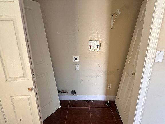 4th image of 1530 Munger St