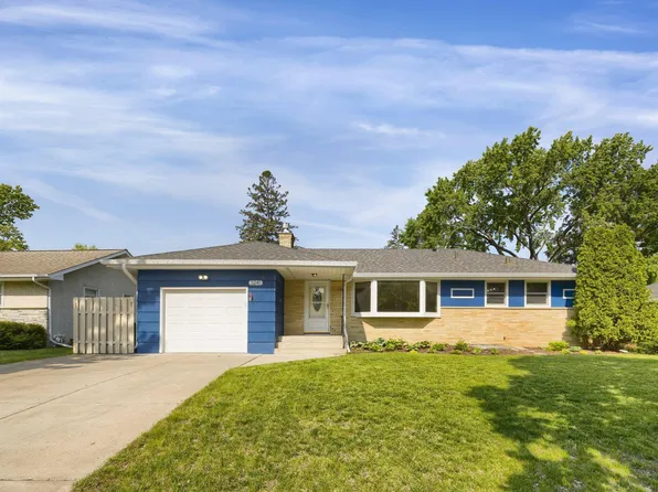 3241 Xenia Ave N, Crystal, MN 55422