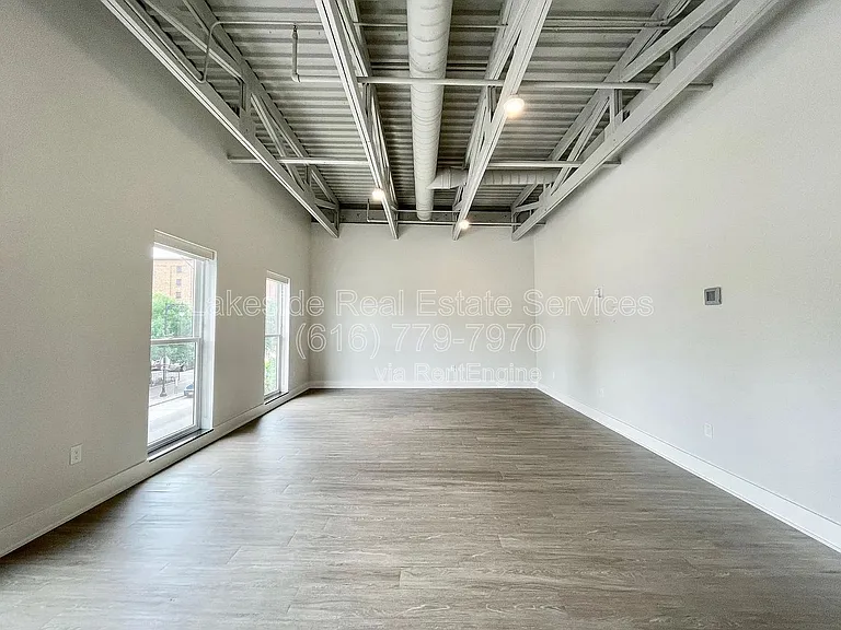 708 Wealthy St SE #H — Photo 26