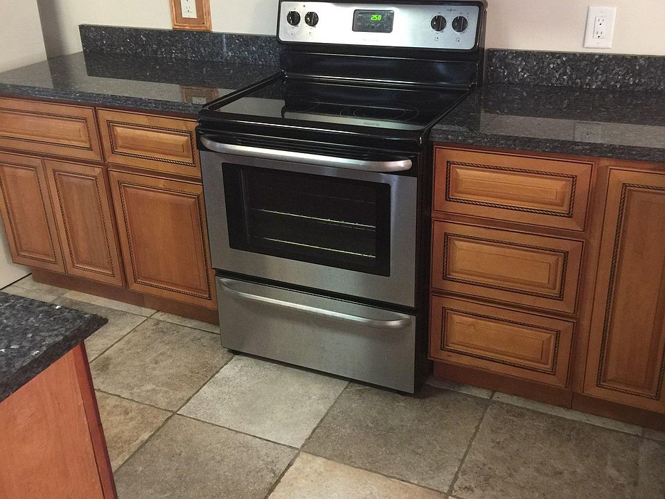 2nd image of 21727 NE 69th Pl