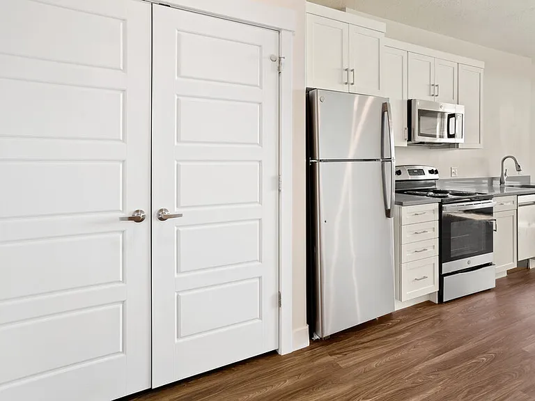Citizens West Apartments — Photo 10
