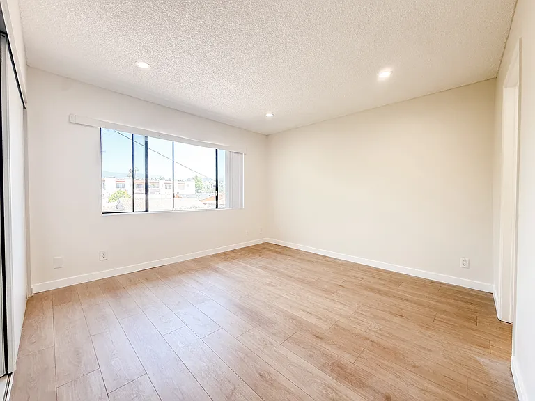 517 Fischer St #5 — Photo 12