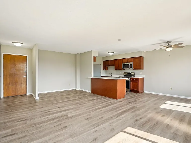 Interlachen Court — Photo 21