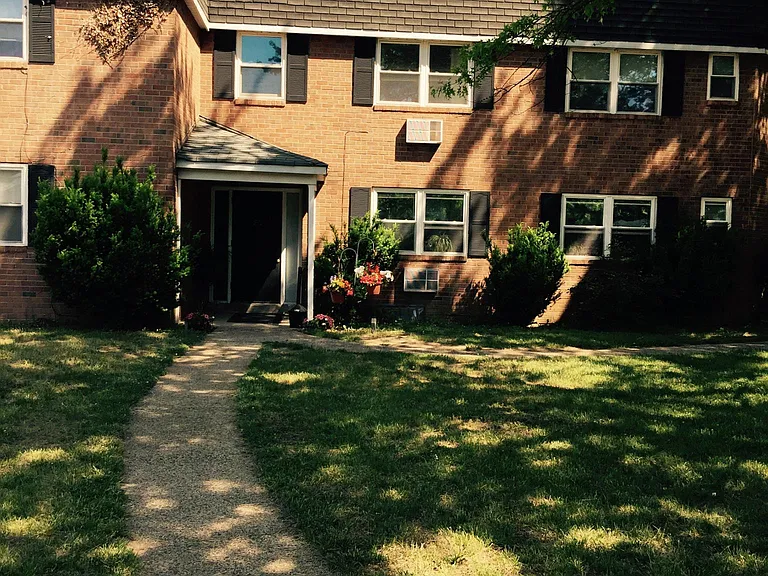 21 Manavon St — Photo 7