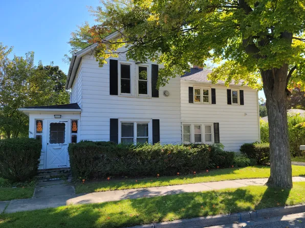 224 Pearl St, Caro, MI 48723