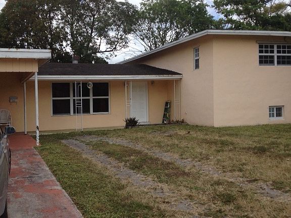 3rd image of 1301 NE 202nd St