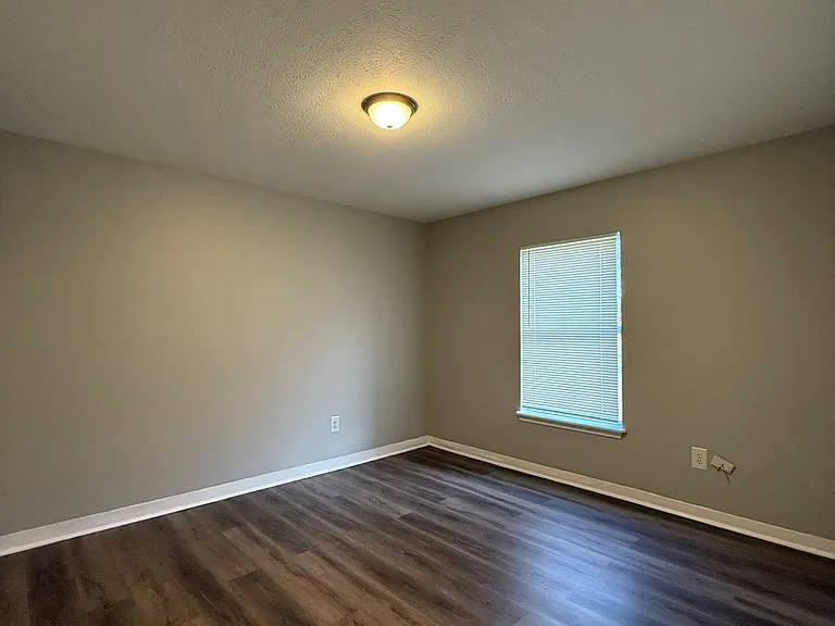 2708 Greenwood Ave — Photo 5