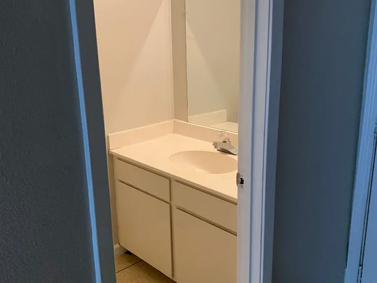 Sunset Grove Apartments — Photo 29