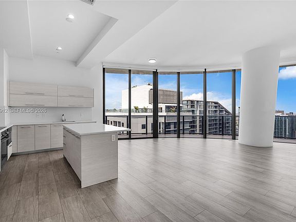 4th image of 45 SW 9th St APT 4708