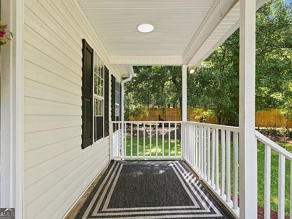 5th image of 780 Butterworth Rd