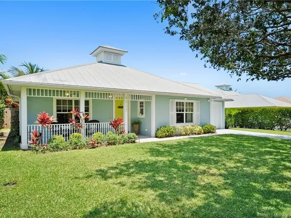 9333 SE Saturn St, Hobe Sound, FL 33455