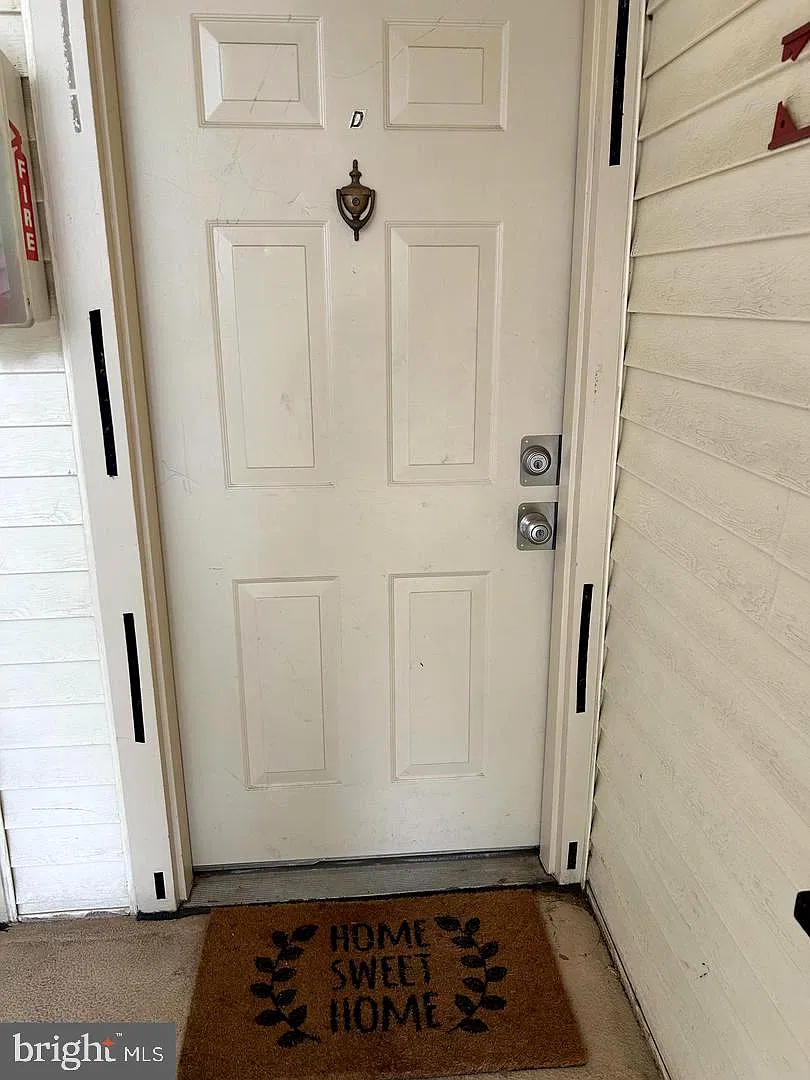 2 bed, 2.0 bath, 1043 sqft, $2,400 — Photo 3