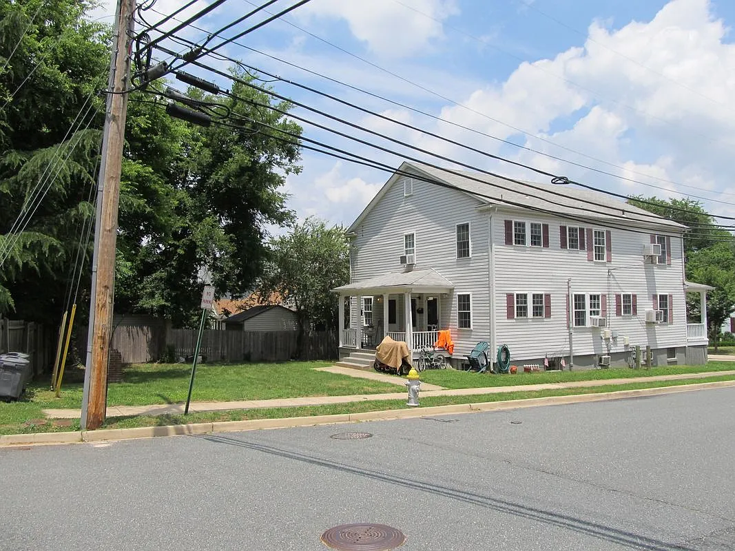 1 bed, 1.0 bath, 512 sqft, $1,300 — Photo 2