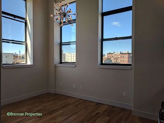 Rented by Manhattan Management LLC | media 27