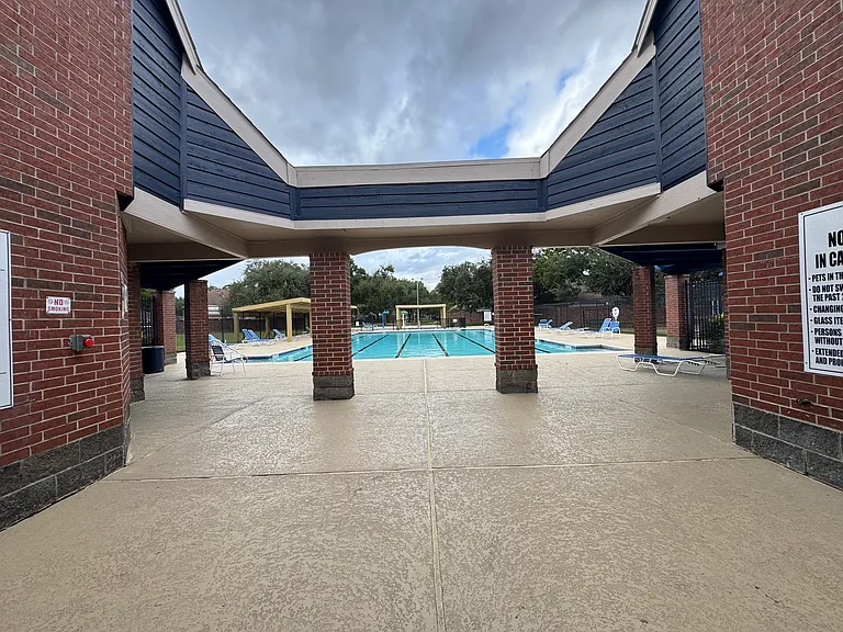 Harbour Park community pool