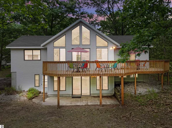 1590 N Mackinaw Trl, Manton, MI 49663