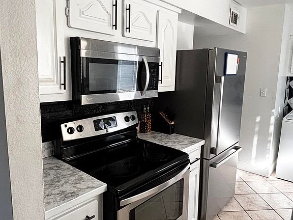 3rd image of 312 Pike Rd