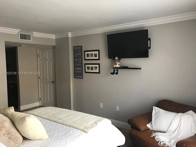 1300 SW 122nd Ave #206-2 — Photo 5