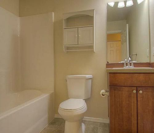 5th image of 7743 Trails End Dr SE